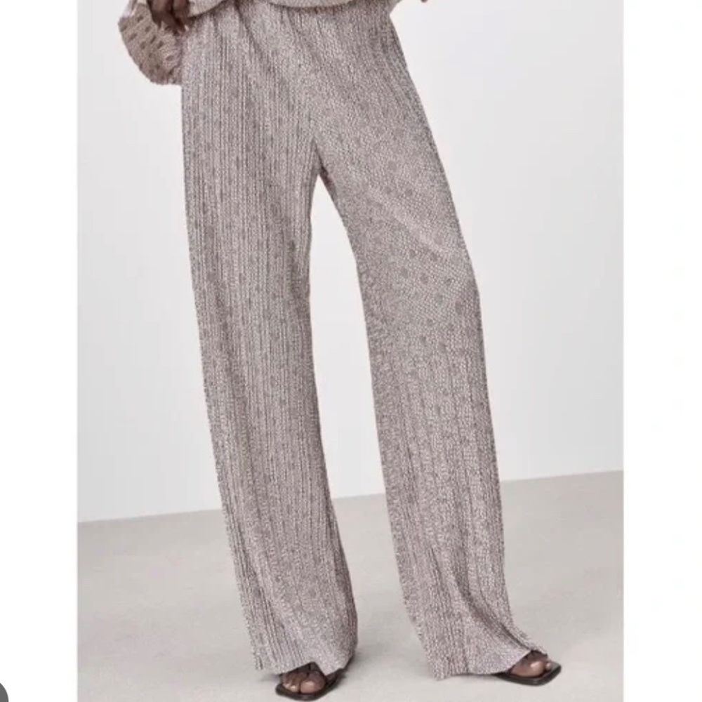 ZARA wide leg elastic waistband pleated jacquard pants Sz M